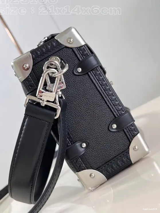Trunk LOUIS VUITTON PM-21*14*6CM Side 0401